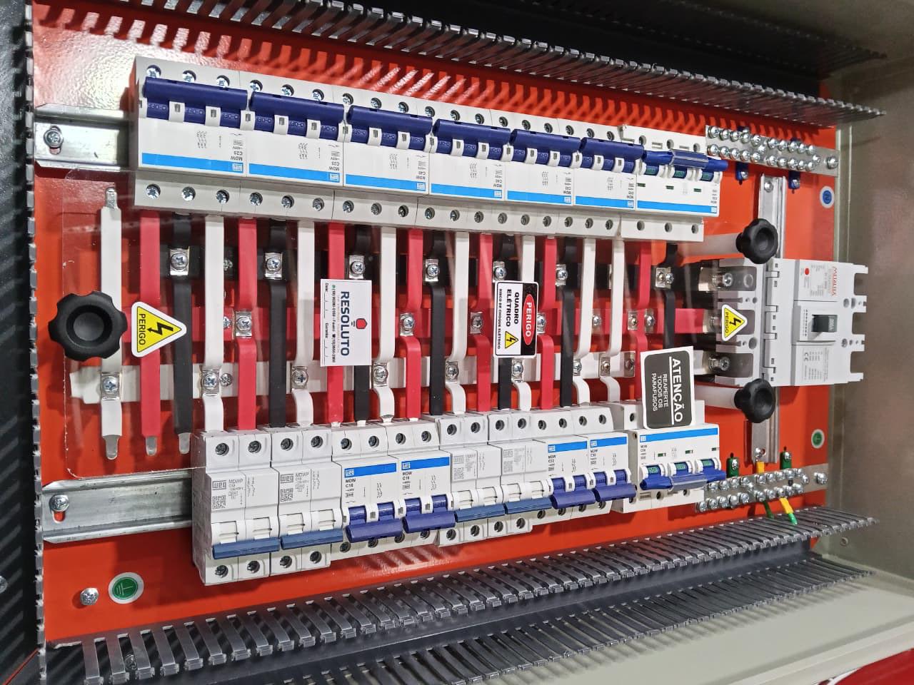 Quadro elétrico industrial — Resoluto rebobinamento de motores elétricos